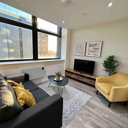 1 Bed Flat With View Of Old Trafford Apartment Манчестър Екстериор снимка
