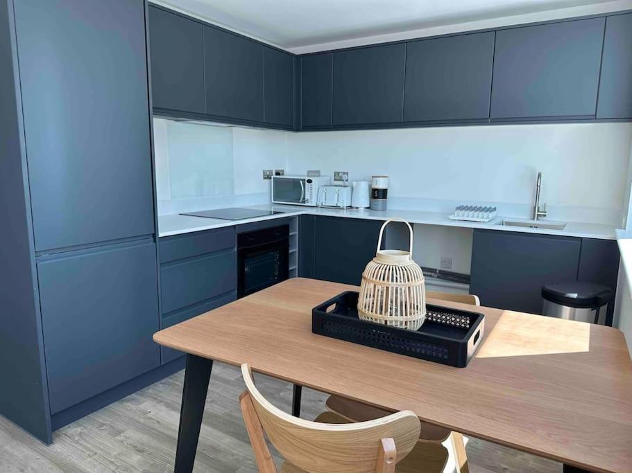 1 Bed Flat With View Of Old Trafford Apartment Манчестър Екстериор снимка