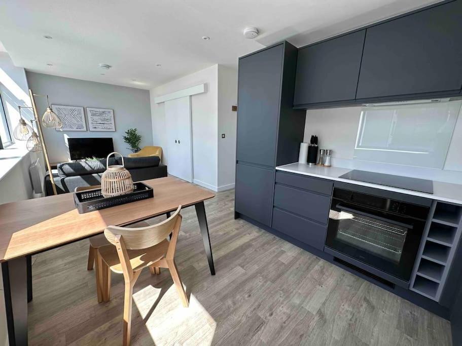 1 Bed Flat With View Of Old Trafford Apartment Манчестър Екстериор снимка